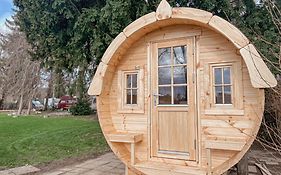 Wohnen im CampingCube direkt am Rhein