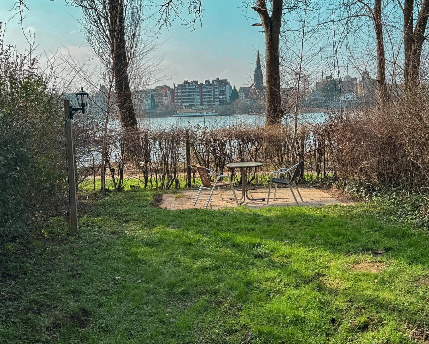 Wohnen im CampingCube direkt am Rhein Köln Exterior foto